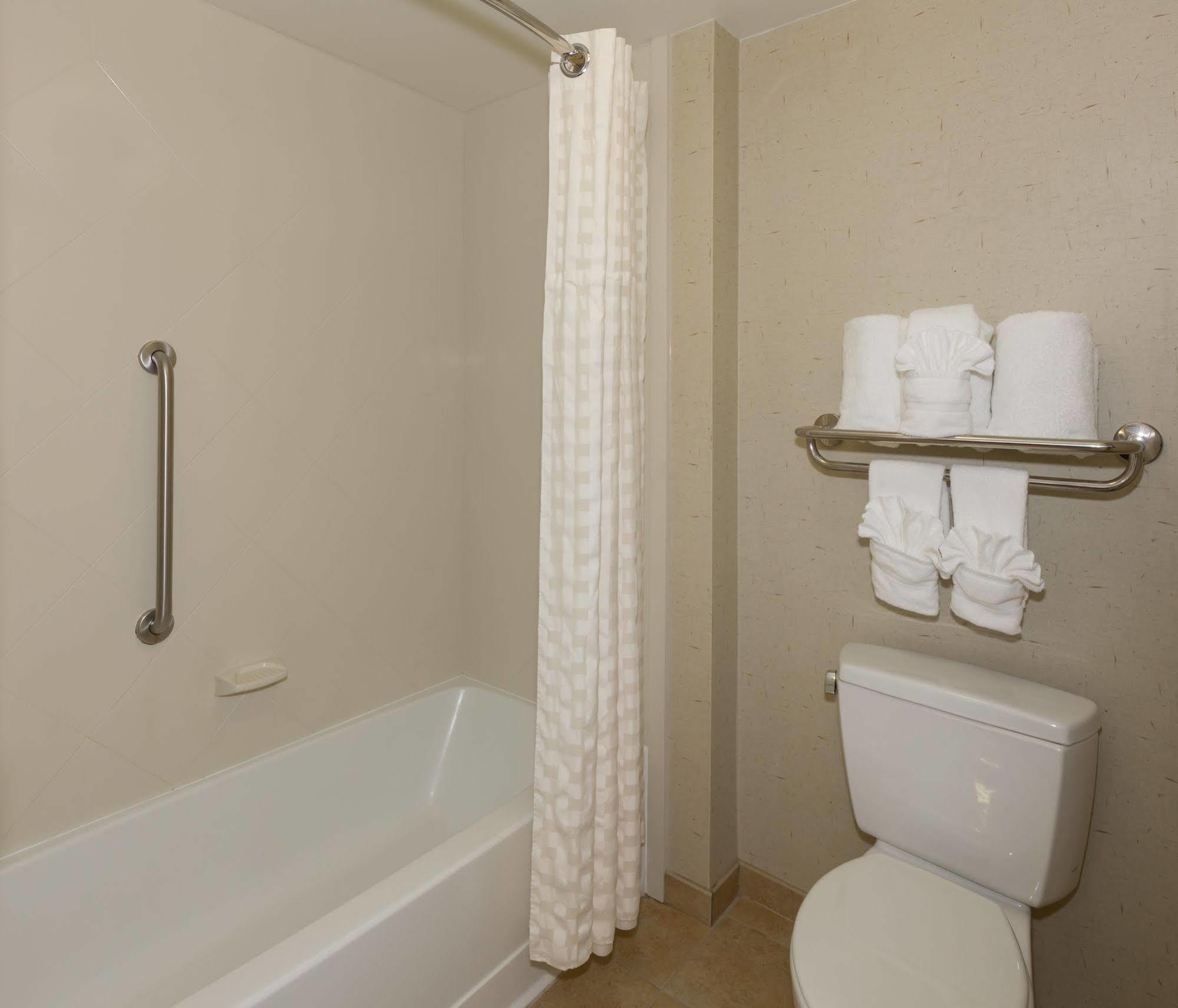 Hotel Homewood By Hilton Cleveland-beachwood Beachwood